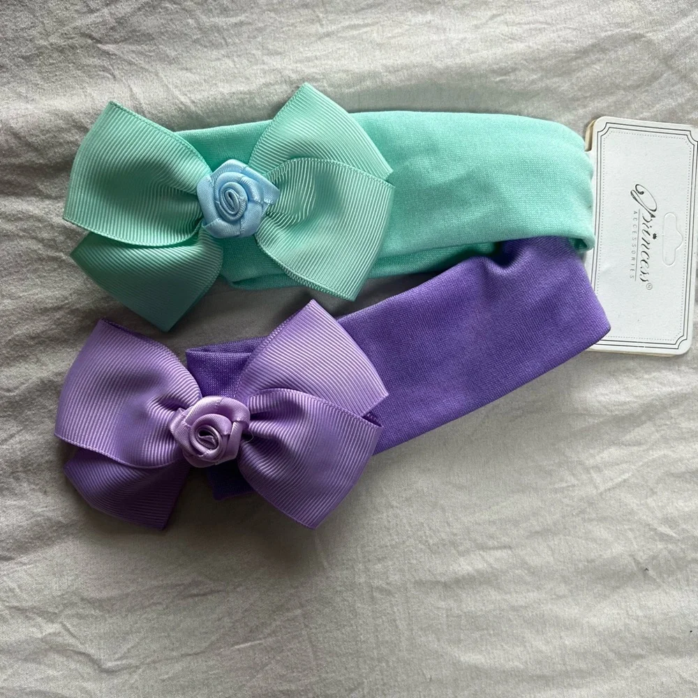 2 pair of socks and‎ 2 head band for girls